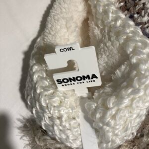 Kohl's Cream Fleece Scarf